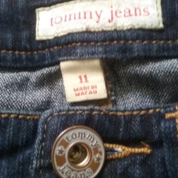 Tommy Jeans Capris - Picture 3 of 4